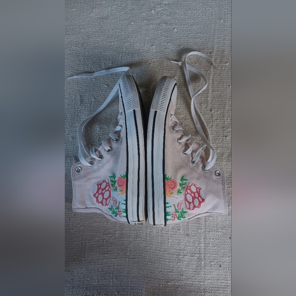 Converse Light Pink High-Top Sneakers - Picture 4 of 8